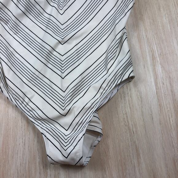 Athleta White Chevron High Leg One Piece Swimwear Summer Beach Swimsuit 36B/C - Picture 4 of 13